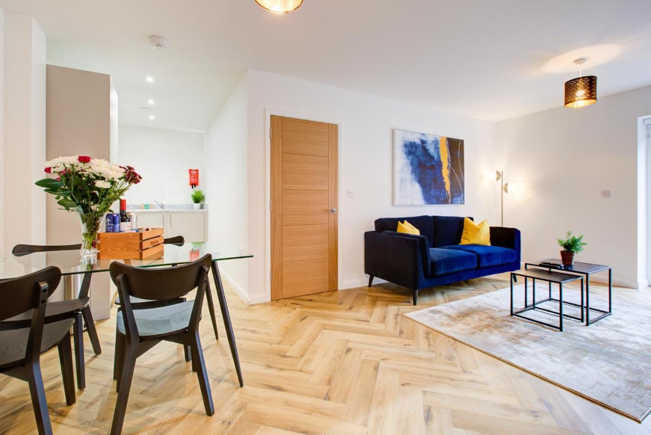 Hybrid Resi - London, Mitcham Close To Tooting And Wimbledon Exterior photo
